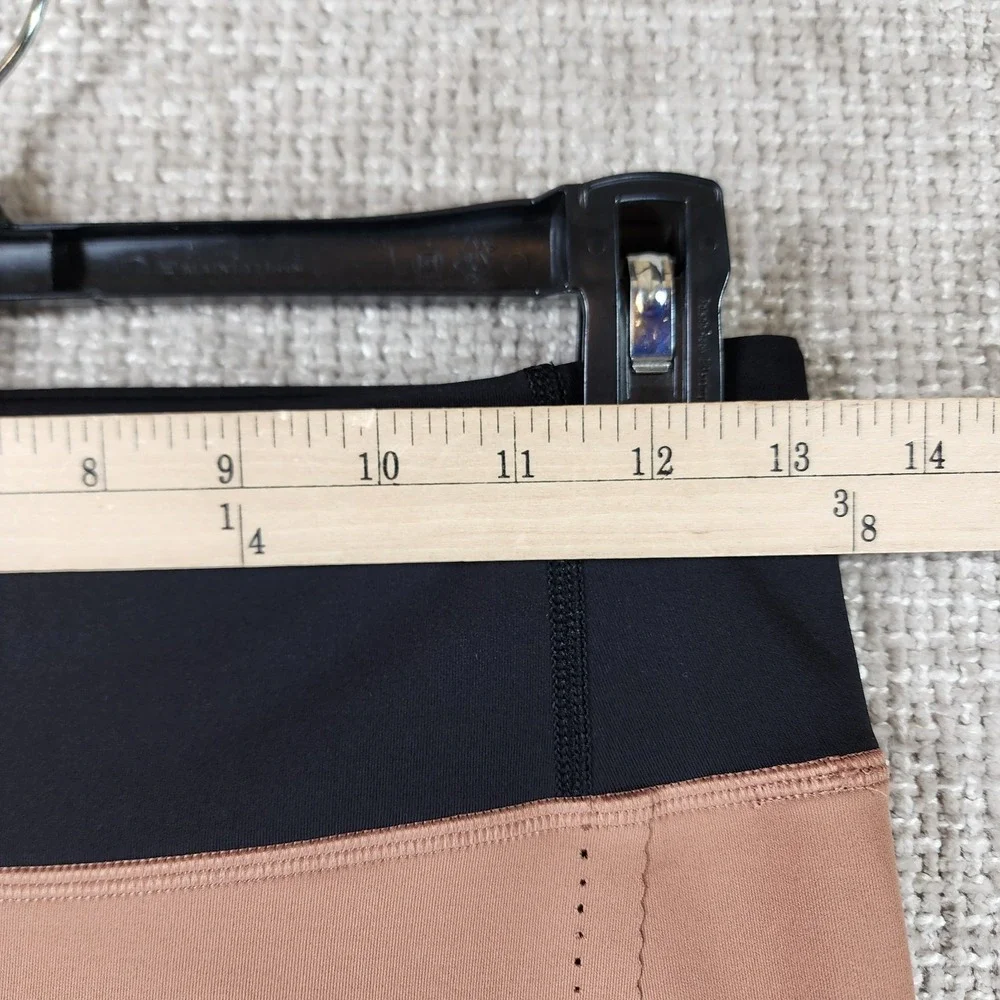 Lululemon Smooth Stride Crop Luxtreme‎ Leggings Womens 6 Henna Black Scalloped